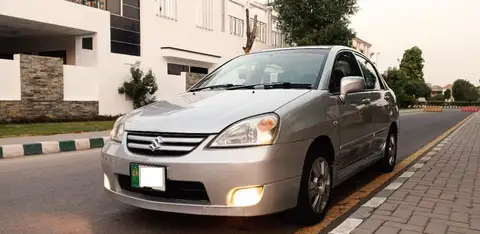 Suzuki Liana