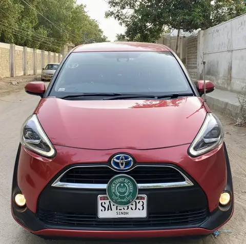 Toyota Sienta 2017