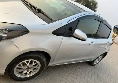 Toyota Vitz 2015