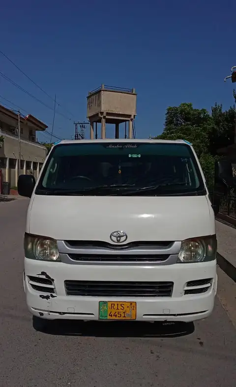 Toyota Hiace 2012