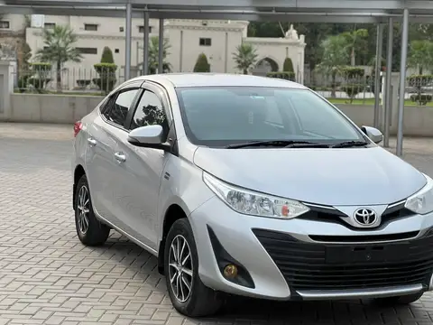 Toyota Yaris Toyota Yaris ATiV manual